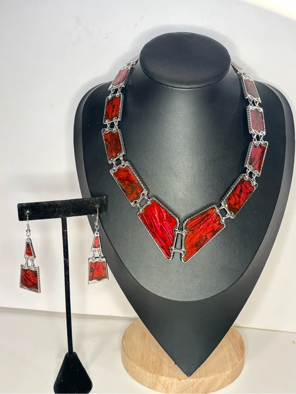 Red Abalone Earrings & V Necklace Set Silver Tone Link Plaques 16”L+2 Dangle 2.7